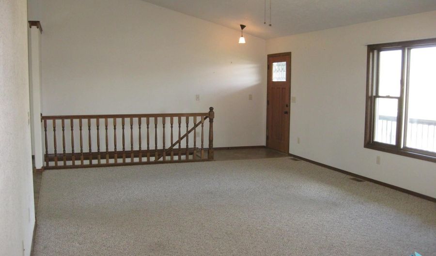 525 Valley View Ave, Baltic, SD 57003 - 4 Beds, 3 Bath