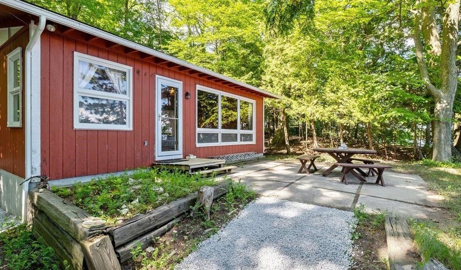 101 Cedarvale Ests, Alburgh, VT 05440 - 2 Beds, 1 Bath
