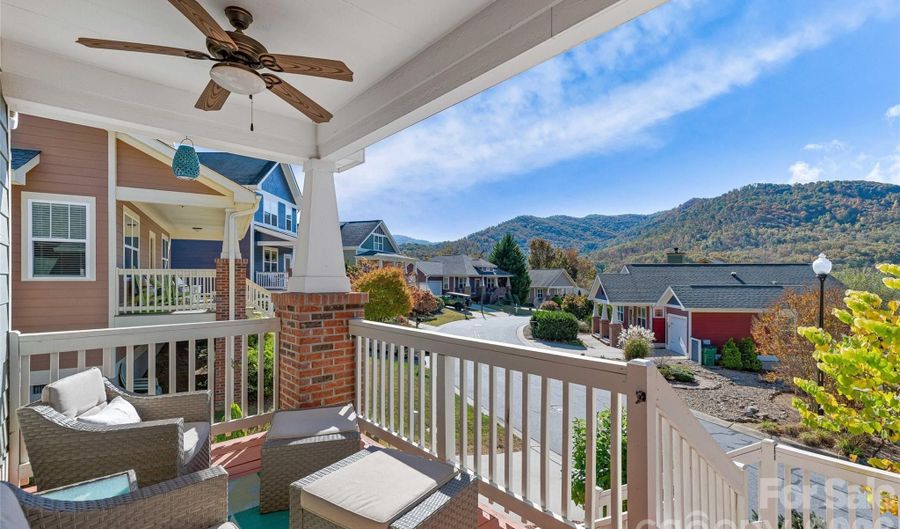 31 Byrdcliffe Ln, Asheville, NC 28805 - 2 Beds, 2 Bath