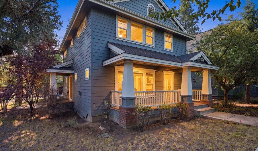 1374 NW Fort Clatsop St, Bend, OR 97703 - 3 Beds, 3 Bath