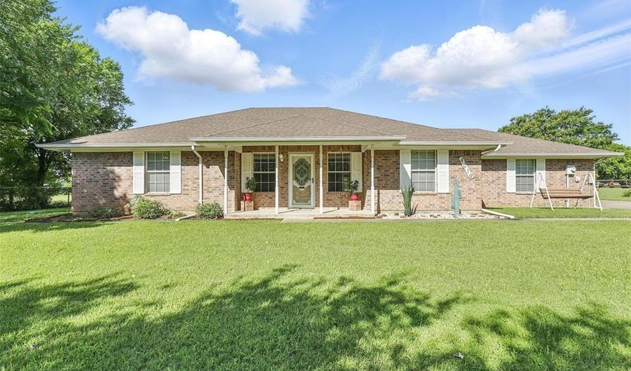 4018 Oakview Cir, Alvarado, TX 76009 - 3 Beds, 2 Bath