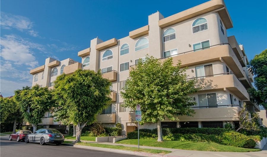 1872 Midvale Ave 302, Los Angeles, CA 90025 - 3 Beds, 3 Bath