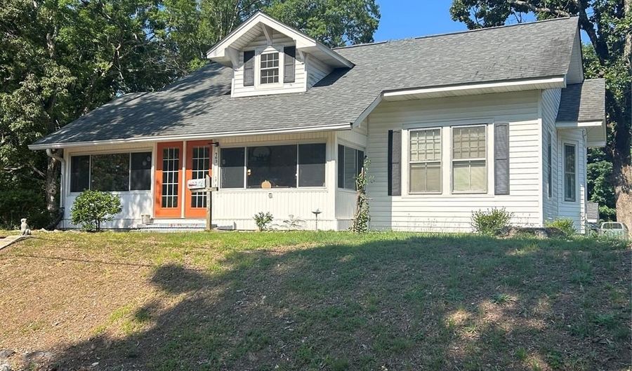 703 N 4th St, Albemarle, NC 28001 - 2 Beds, 2 Bath