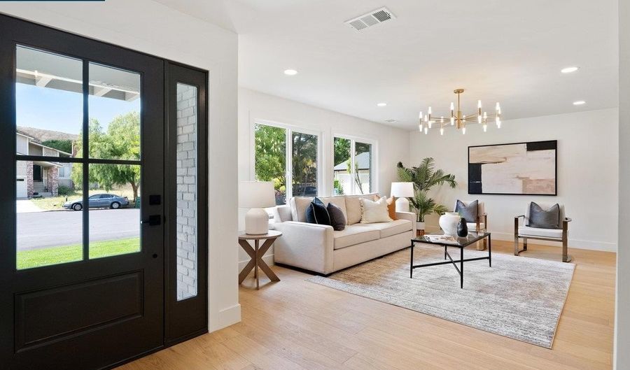 374 James Bowie Ct, Alamo, CA 94507 - 5 Beds, 3 Bath