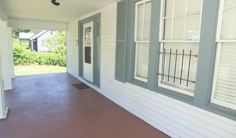 326 E 5TH St, Anniston, AL 36207 - 4 Beds, 2 Bath