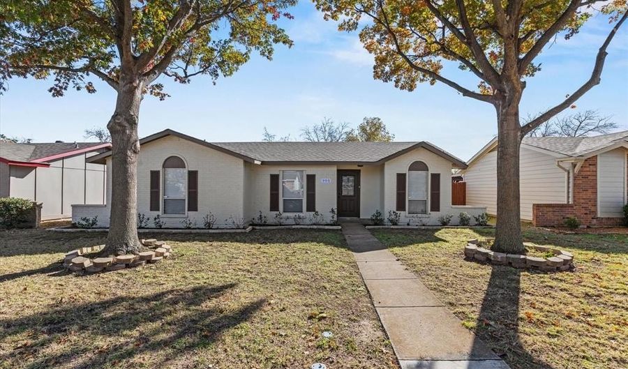 900 Wandering Way Dr, Allen, TX 75002 - 3 Beds, 2 Bath