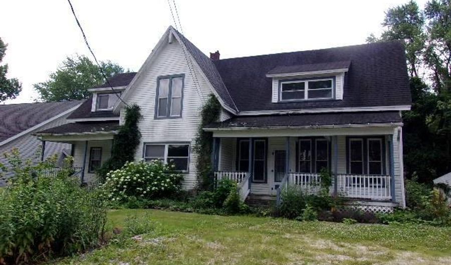 165 W Main St, Andover, OH 44003 - 7 Beds, 2 Bath