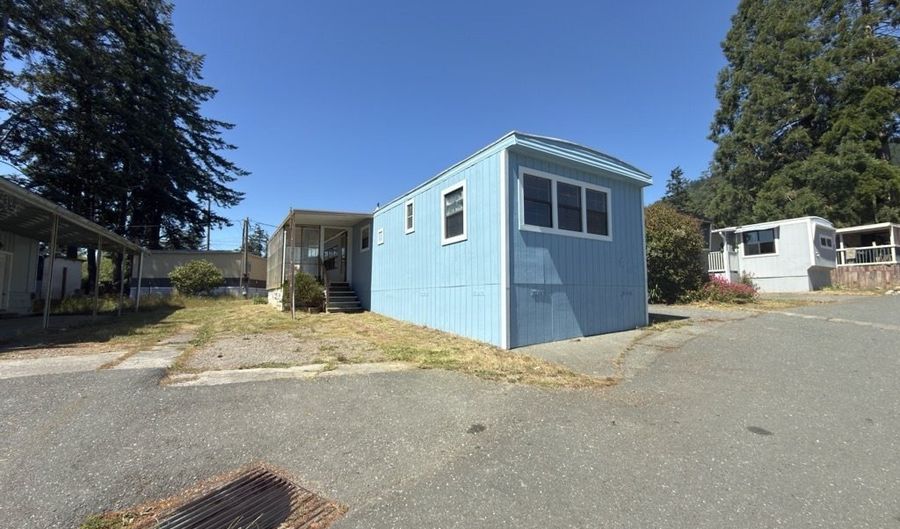 97883 Court St 31, Brookings, OR 97415 - 2 Beds, 2 Bath
