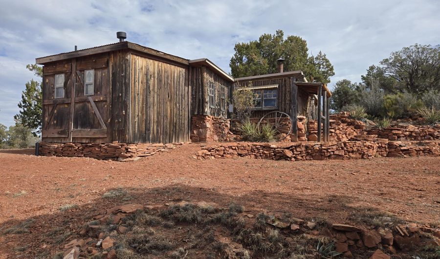 38125 N Snake Rd, Ash Fork, AZ 86320 - 2 Beds, 2 Bath