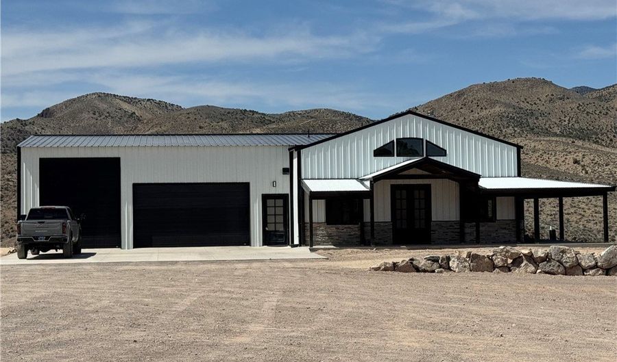 8946 S Us 93 Hwy, Caliente, NV 89008 - 5 Beds, 3 Bath