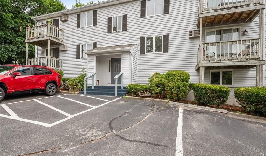 2 Angle St 5, Lincoln, RI 02838 - 2 Beds, 2 Bath