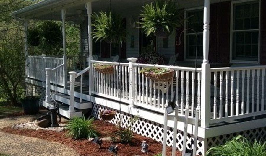 61 Mannon Dr, Alum Creek, WV 25003 - 3 Beds, 2 Bath