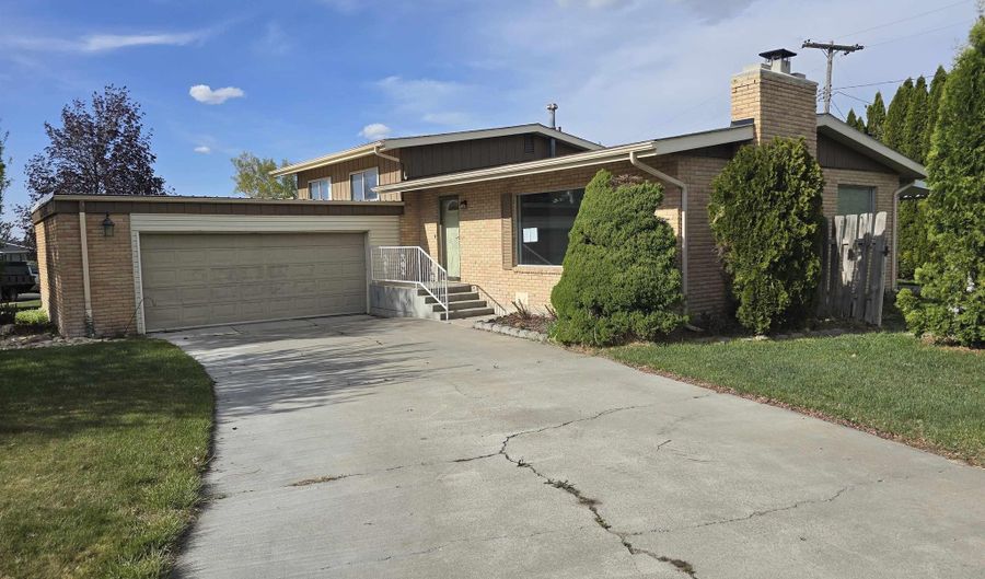 2863 Berkeley Dr, Burley, ID 83318 - 3 Beds, 2 Bath