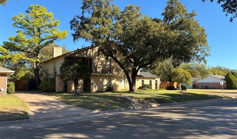 3502 High Meadows Dr, Abilene, TX 79605 - 4 Beds, 4 Bath