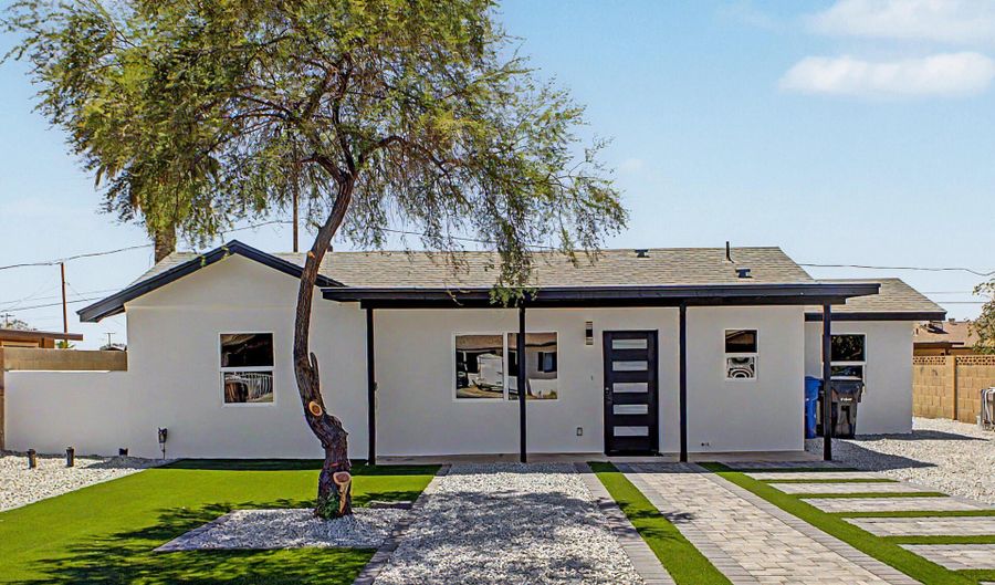 320 N 3RD St, Avondale, AZ 85323 - 3 Beds, 2 Bath