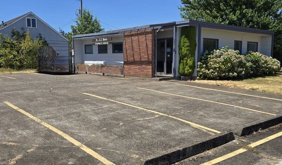 905 QUEEN Ave SW, Albany, OR 97321 - 0 Beds, 0 Bath