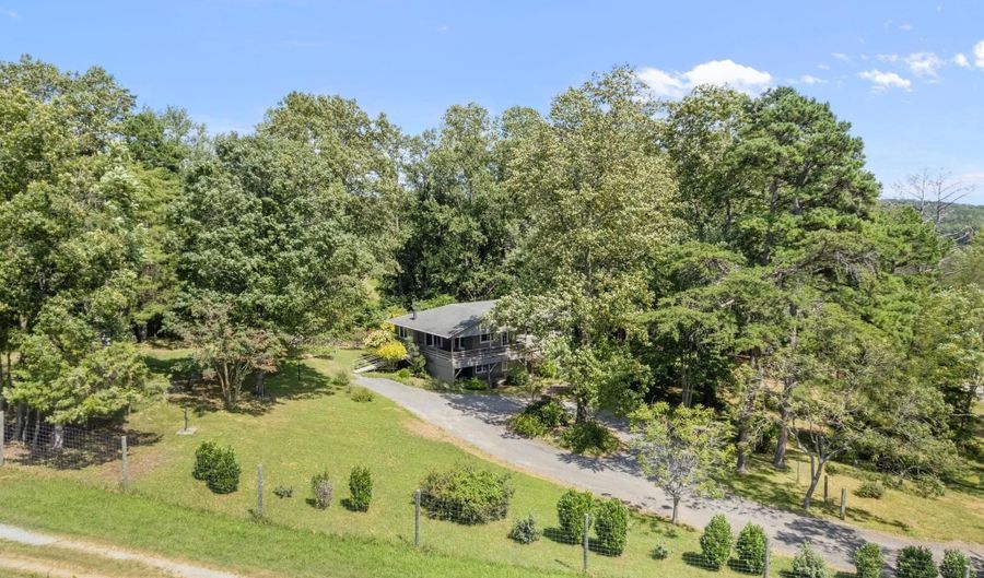 8508 DICK WOODS Rd, Afton, VA 22920 - 5 Beds, 3 Bath