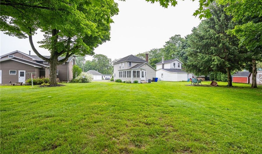 12 Clarendon St, Albion, NY 14411 - 3 Beds, 2 Bath