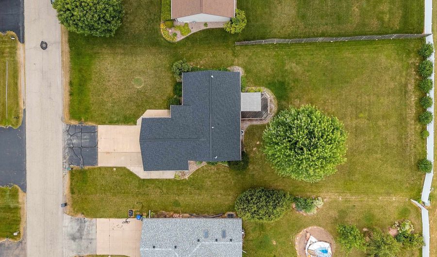 W2527 SKYVIEW Court, Appleton, WI 54915 - 3 Beds, 2 Bath