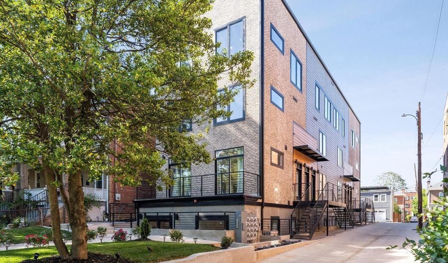 1307 LONGFELLOW St NW #11, Washington, DC 20011 - 2 Beds, 2 Bath