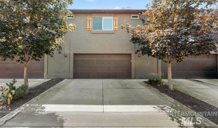 5231 W Morris Hill Rd, Boise, ID 83706 - 3 Beds, 3 Bath
