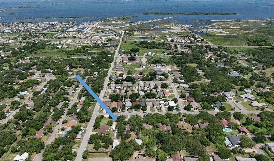 1402 S Saunders St, Aransas Pass, TX 78336 - 4 Beds, 3 Bath
