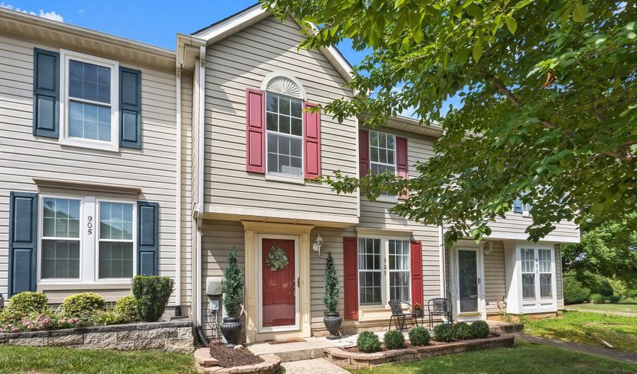 903 GAINSBOROUGH Ct, Bel Air, MD 21014 - 2 Beds, 2 Bath
