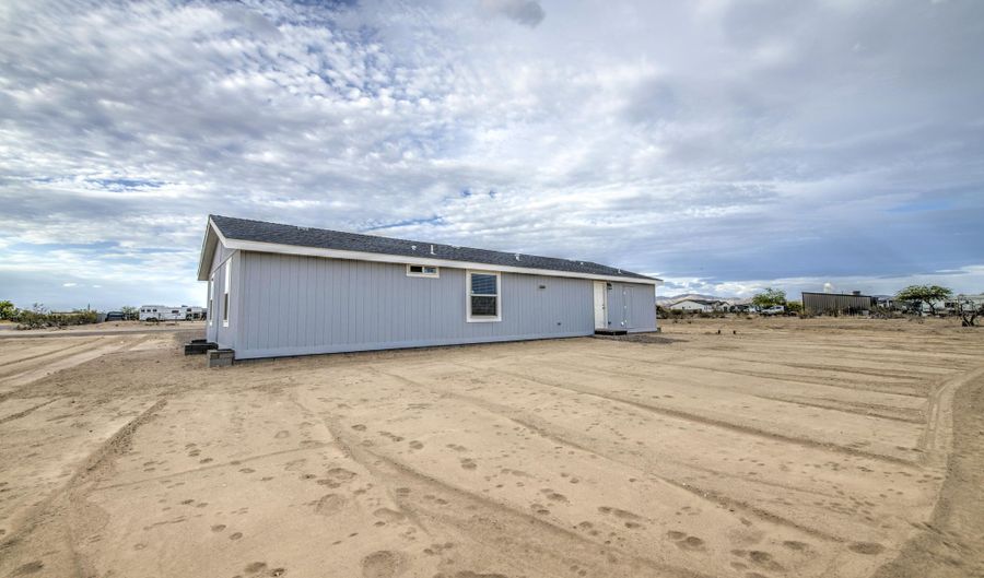 30047 W LATHAM St, Buckeye, AZ 85396 - 4 Beds, 2 Bath