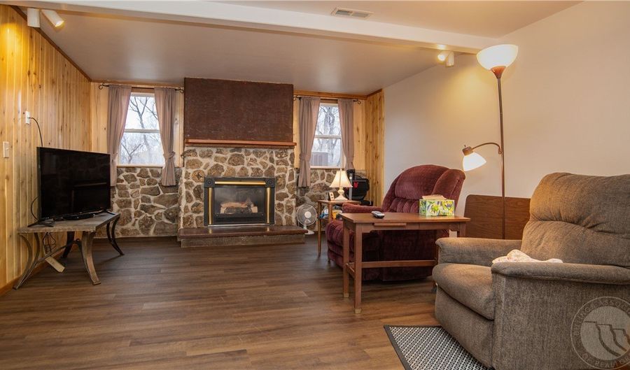 14 FAIRGROUNDS Rd, Big Timber, MT 59011 - 4 Beds, 4 Bath