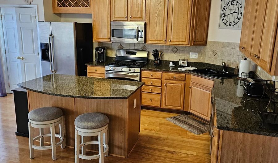 42683 HOLLYHOCK Ter, Brambleton, VA 20148 - 3 Beds, 3 Bath
