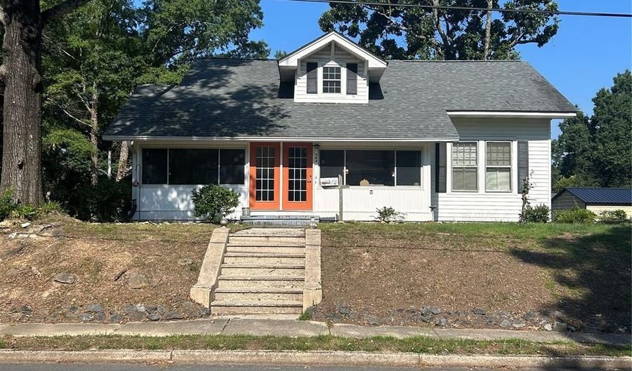 703 N 4th St, Albemarle, NC 28001 - 2 Beds, 2 Bath