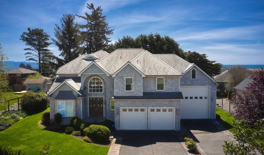 1101 BYRTUS Pl, Brookings, OR 97415 - 2 Beds, 3 Bath