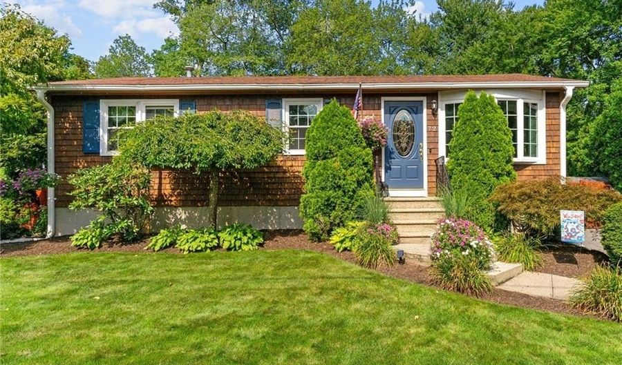 72 Winifred Ave, Warwick, RI 02889 - 3 Beds, 1 Bath