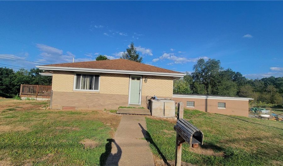 199 Edgewood Ave, Aliquippa, PA 15001 - 3 Beds, 3 Bath