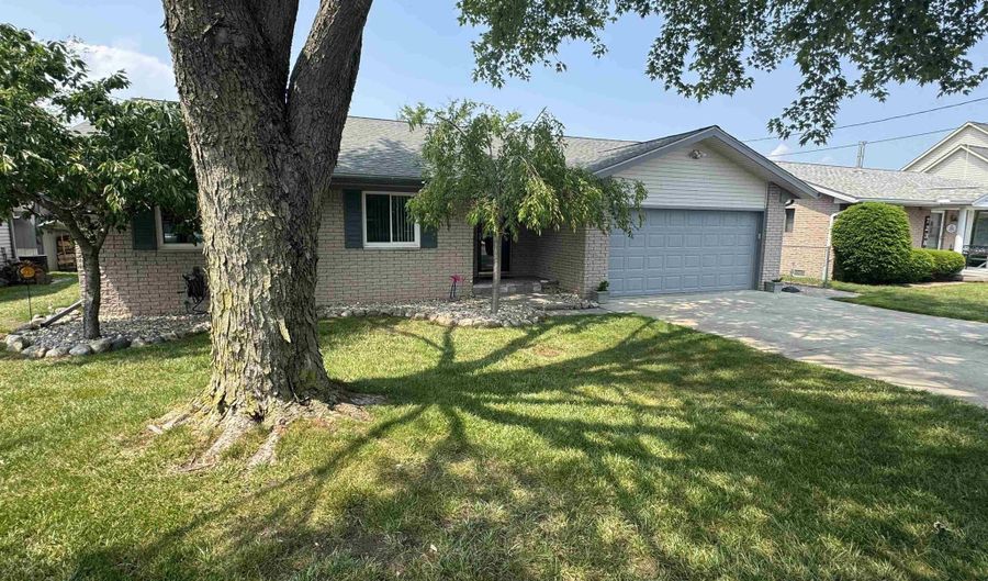 7240 Cardinal, Algonac, MI 48001 - 3 Beds, 2 Bath