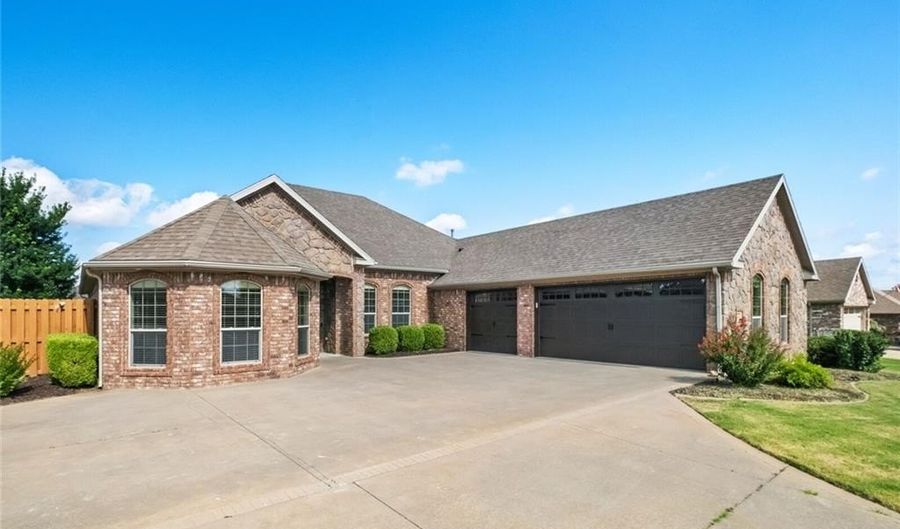 2506 SW Glenn Ridge Rd, Bentonville, AR 72713 - 3 Beds, 3 Bath