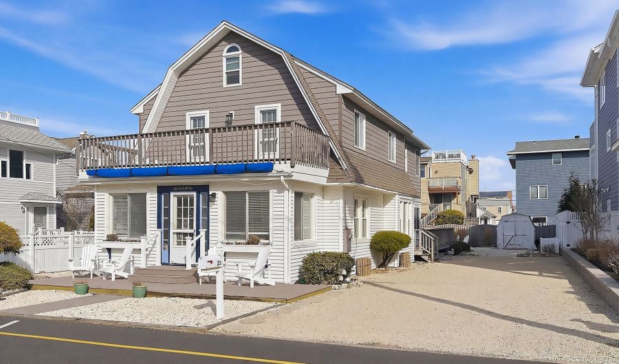 23 5th St, Beach Haven, NJ 08008 - 6 Beds, 3 Bath