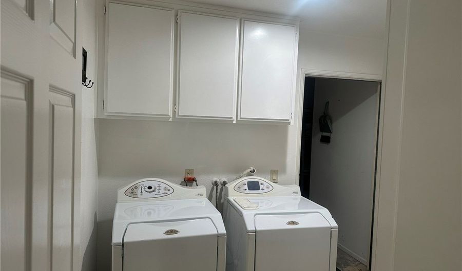 64 Sentinel Pl, Aliso Viejo, CA 92656 - 2 Beds, 2 Bath