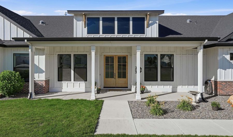 24466 Himark Way, Caldwell, ID 83607 - 6 Beds, 5 Bath