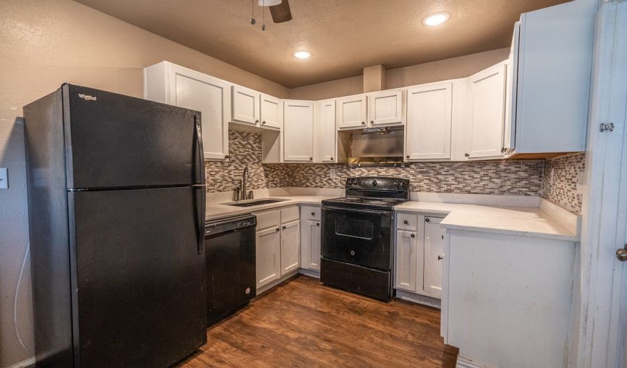 203 W Purdom Ave, Alvarado, TX 76009 - 3 Beds, 2 Bath