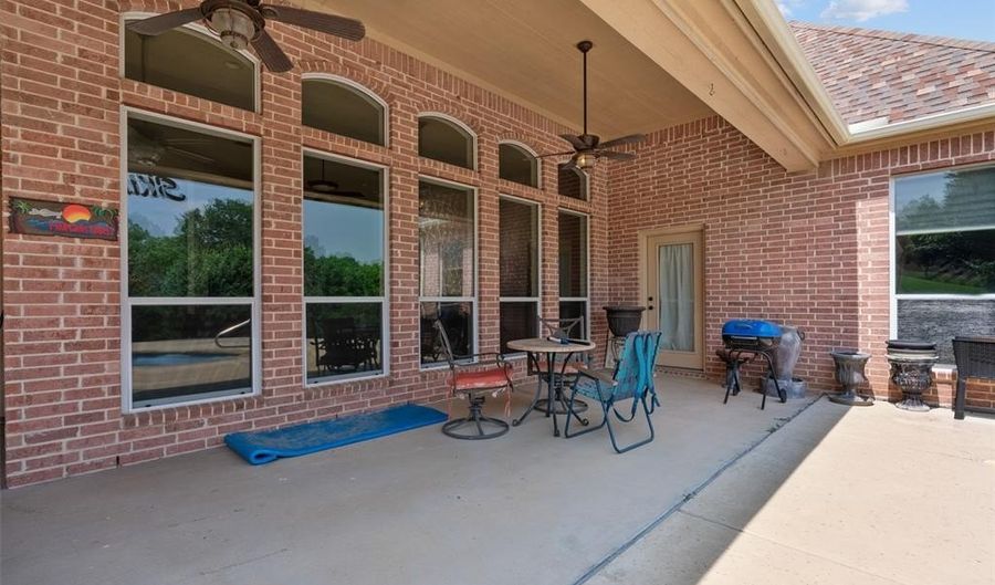 208 N Oakvista Ct, Aledo, TX 76008 - 4 Beds, 3 Bath