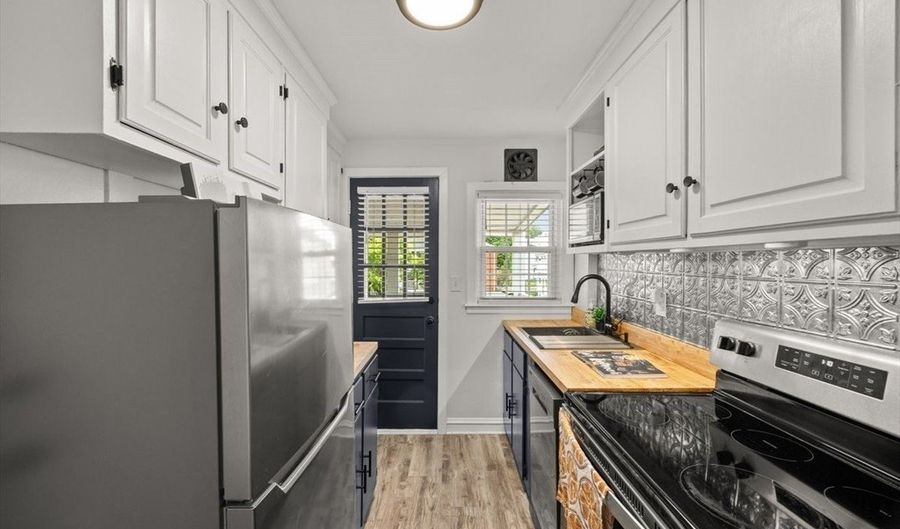 180 S Main St 12, Attleboro, MA 02703 - 2 Beds, 1 Bath