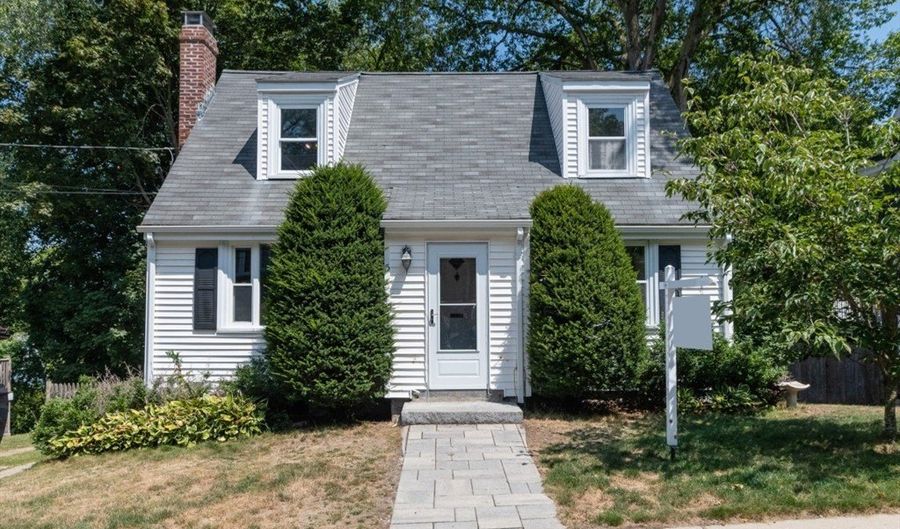 15 Peak Hill Rd, Boston, MA 02132 - 4 Beds, 2 Bath