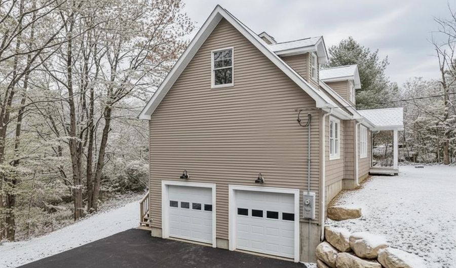 606 Alton Mountain Rd, Alton, NH 03810 - 4 Beds, 3 Bath