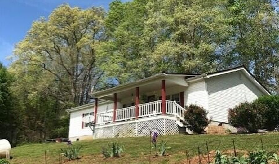 978 County Road 82, Athens, TN 37303 - 3 Beds, 2 Bath