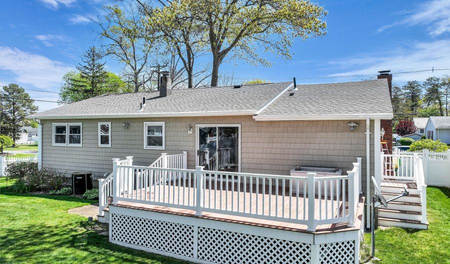 900 Cable Ave, Beachwood, NJ 08722 - 3 Beds, 2 Bath