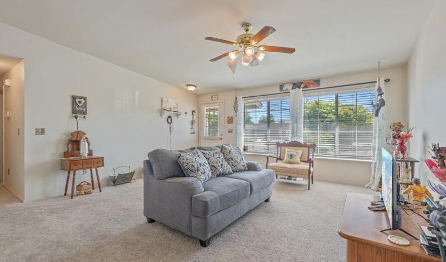 561 Yellow Jacket Rd, Dayton, NV 89403 - 3 Beds, 2 Bath