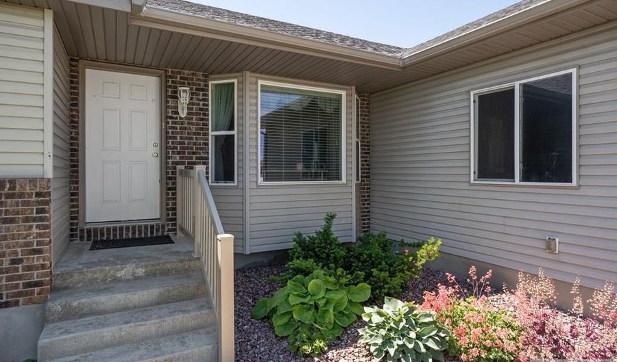 3894 Jordan Cir, Ammon, ID 83406 - 6 Beds, 3 Bath