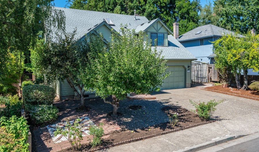 8335 SW 158TH Pl, Beaverton, OR 97007 - 4 Beds, 3 Bath