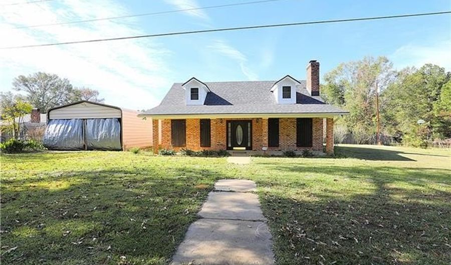 6697 MONROE Hwy, Ball, LA 71405 - 3 Beds, 3 Bath